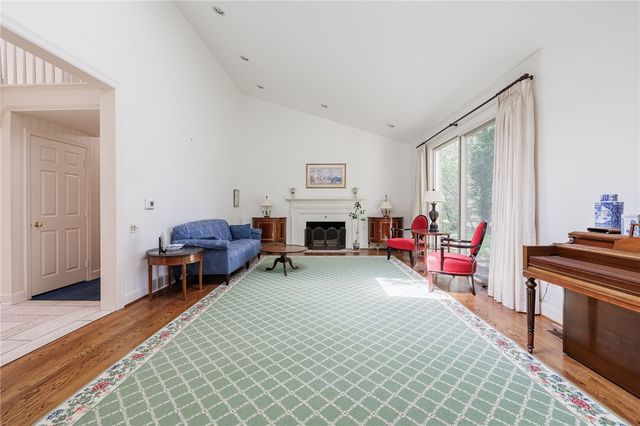 29 Whitestone Lane, Pittsford, NY 14618