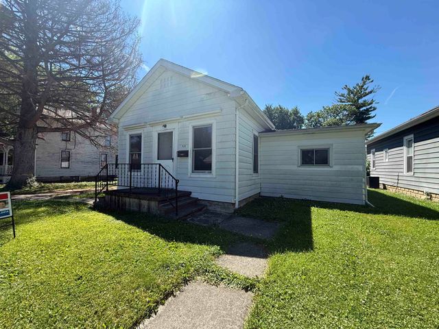 942 Bell Avenue, New Haven, IN 46774