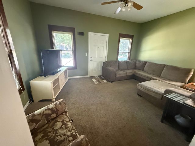 942 Bell Avenue, New Haven, IN 46774