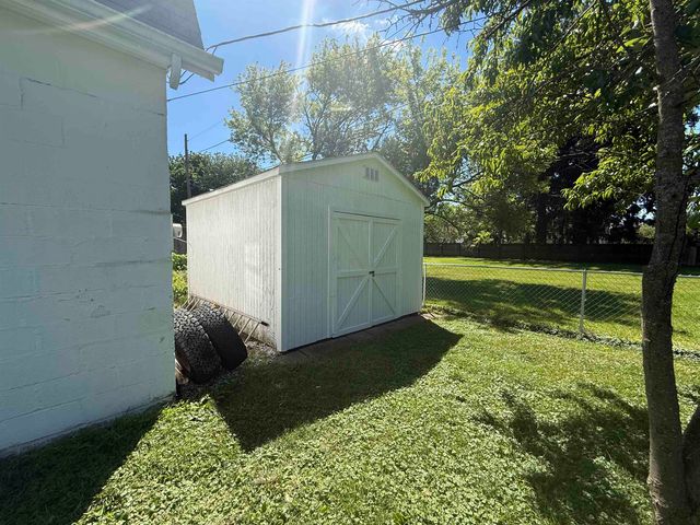 942 Bell Avenue, New Haven, IN 46774