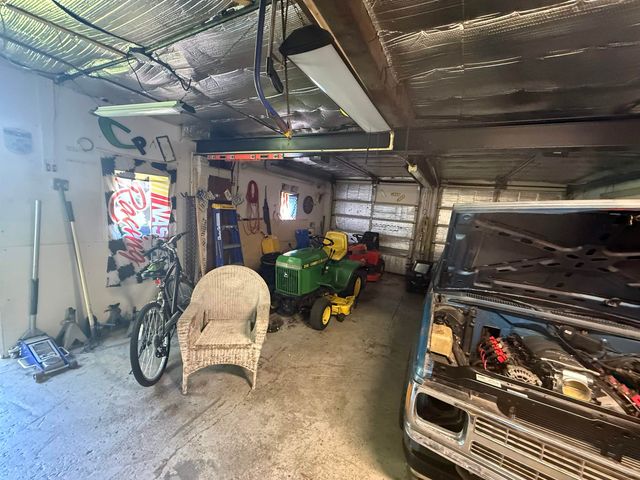 942 Bell Avenue, New Haven, IN 46774
