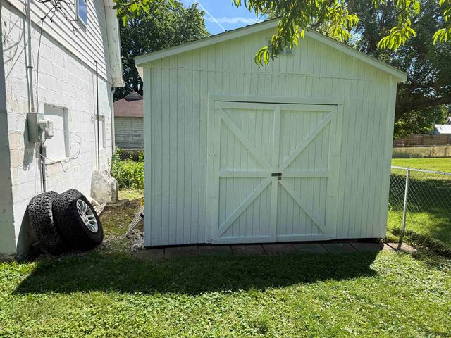 942 Bell Avenue, New Haven, IN 46774