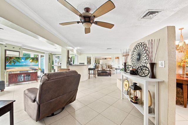 1000 WYOMING Avenue, Fort Lauderdale, FL 33312