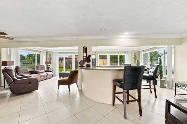 1000 WYOMING Avenue, Fort Lauderdale, FL 33312