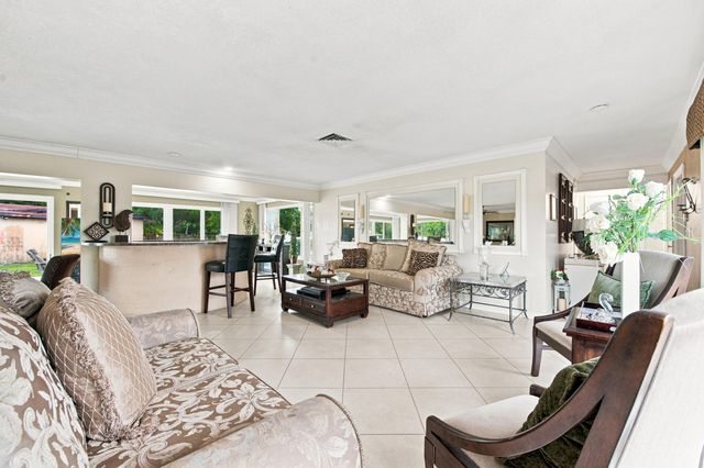 1000 WYOMING Avenue, Fort Lauderdale, FL 33312