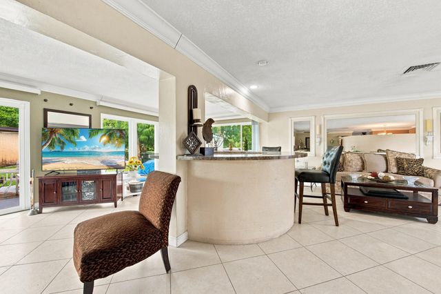 1000 WYOMING Avenue, Fort Lauderdale, FL 33312