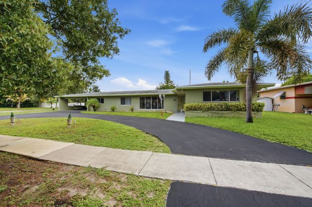 1000 WYOMING Avenue, Fort Lauderdale, FL 33312