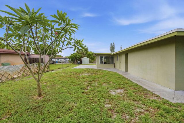 1000 WYOMING Avenue, Fort Lauderdale, FL 33312