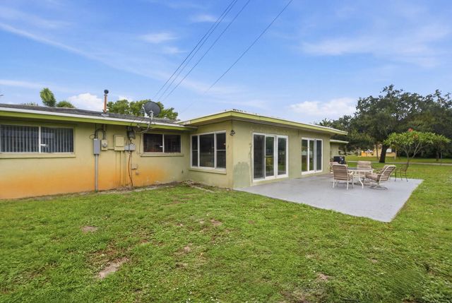 1000 WYOMING Avenue, Fort Lauderdale, FL 33312