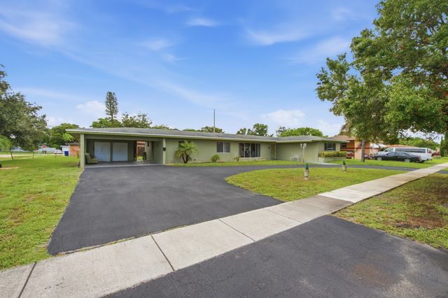 1000 WYOMING Avenue, Fort Lauderdale, FL 33312
