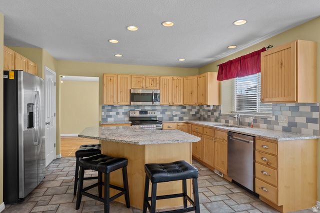 10376 S 3970 W, South Jordan, UT 84095