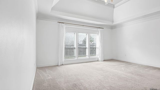 13583 Lakeway Dr, Prairieville, LA 70769