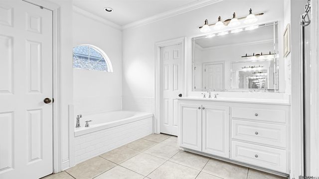 13583 Lakeway Dr, Prairieville, LA 70769