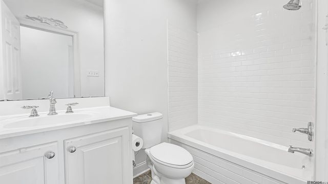 13583 Lakeway Dr, Prairieville, LA 70769