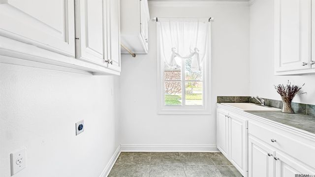 13583 Lakeway Dr, Prairieville, LA 70769