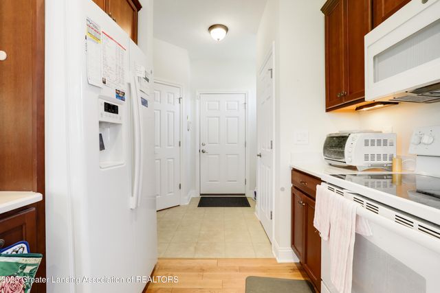 2452 Turning Leaf Lane, Okemos, MI 48864