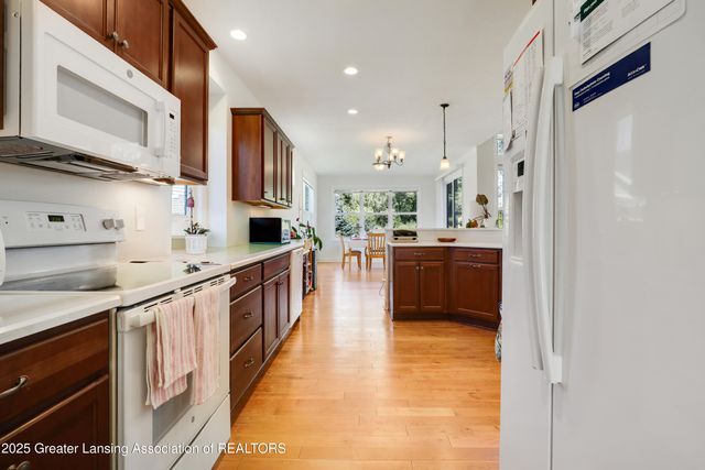 2452 Turning Leaf Lane, Okemos, MI 48864