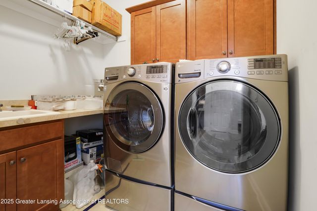 2452 Turning Leaf Lane, Okemos, MI 48864