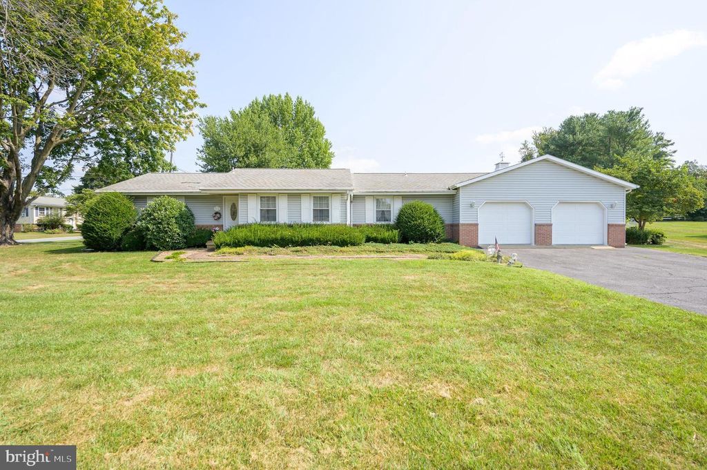 61 LINDSEY DRIVE, Charles Town, WV 25414