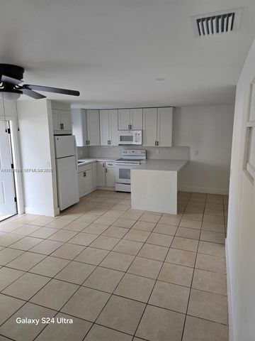 28055 SW 143rd Ct, Homestead, FL 33033