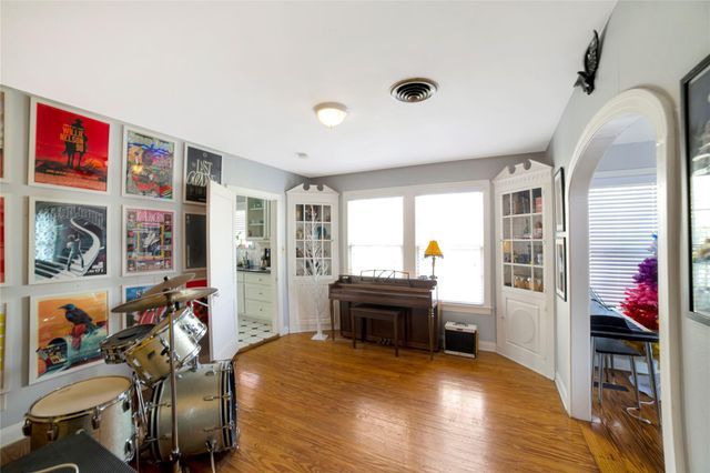 2806 Breeze TER, Austin, TX 78722