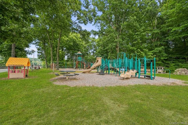 674 Eagle Valley Road, Tuxedo Park, NY 10987