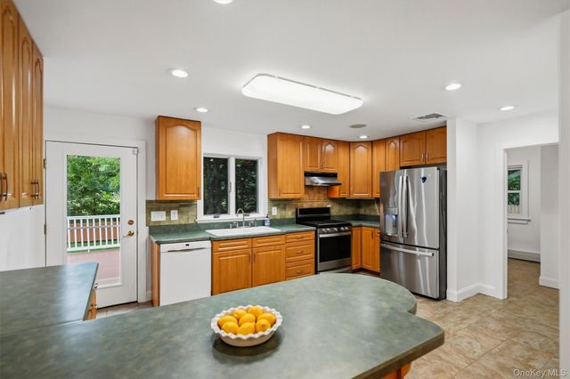 674 Eagle Valley Road, Tuxedo Park, NY 10987