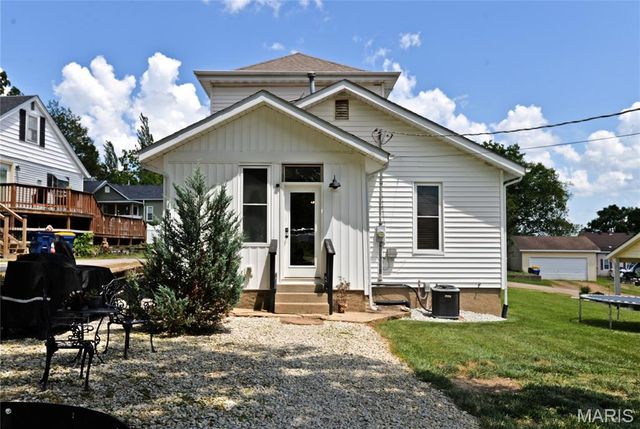 512 S 5th Street, De Soto, MO 63020