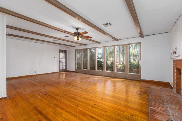 409 E Linney Street, Dayton, TX 77535