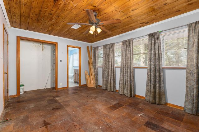 409 E Linney Street, Dayton, TX 77535