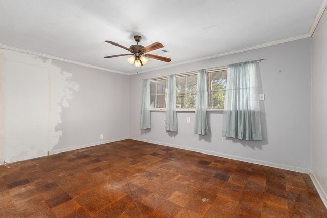 409 E Linney Street, Dayton, TX 77535