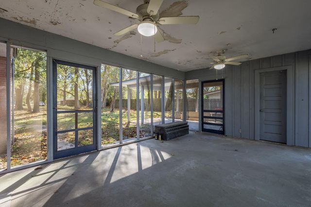 409 E Linney Street, Dayton, TX 77535