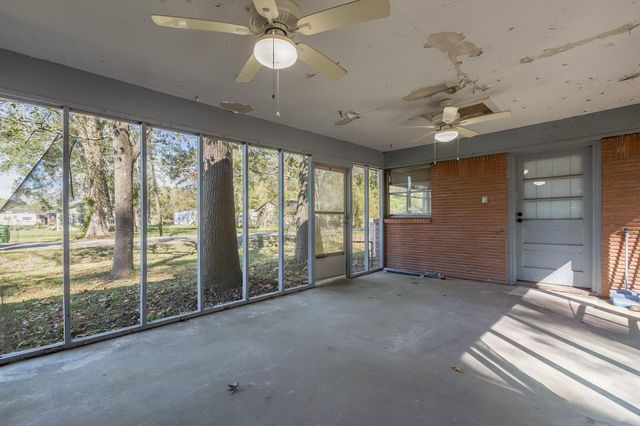 409 E Linney Street, Dayton, TX 77535