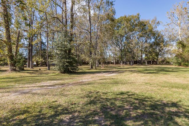 409 E Linney Street, Dayton, TX 77535