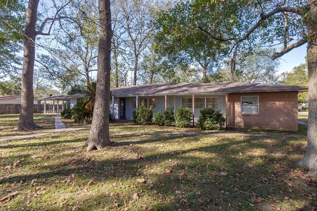409 E Linney Street, Dayton, TX 77535