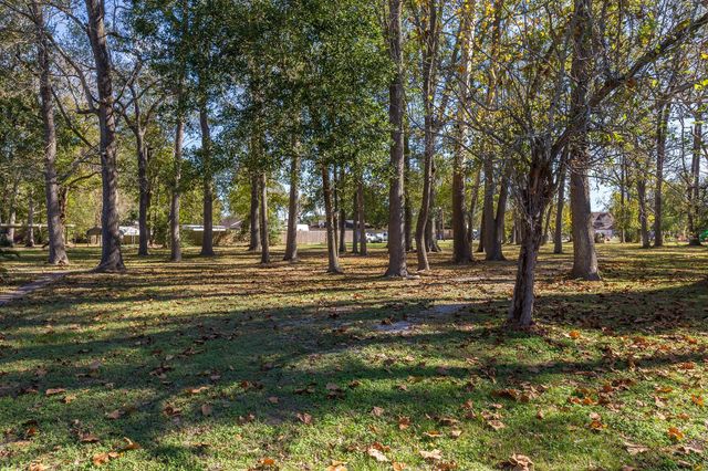 409 E Linney Street, Dayton, TX 77535