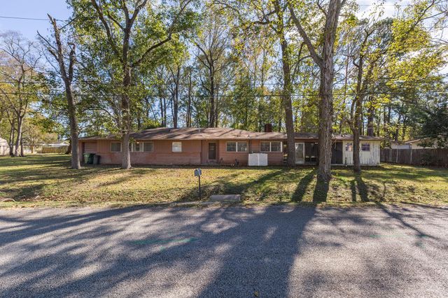 409 E Linney Street, Dayton, TX 77535