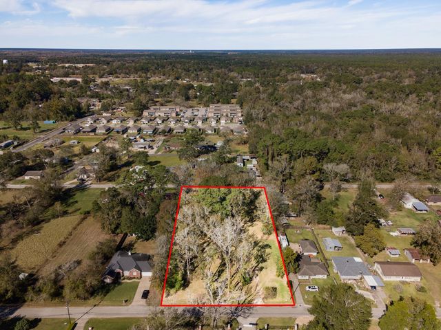 409 E Linney Street, Dayton, TX 77535