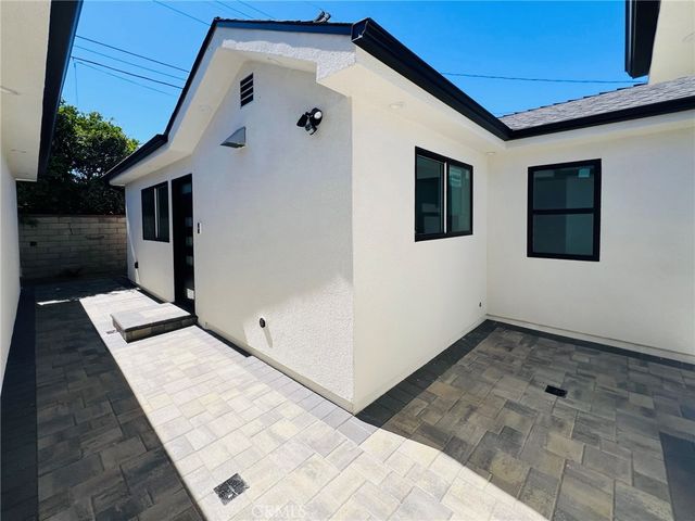 2135 N Brighton St. 102, Burbank, CA 91504
