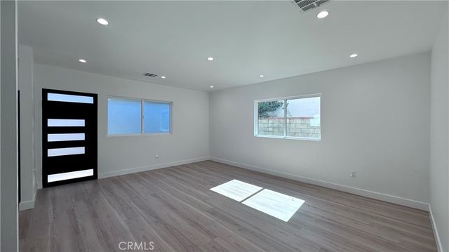 2135 N Brighton St. 102, Burbank, CA 91504