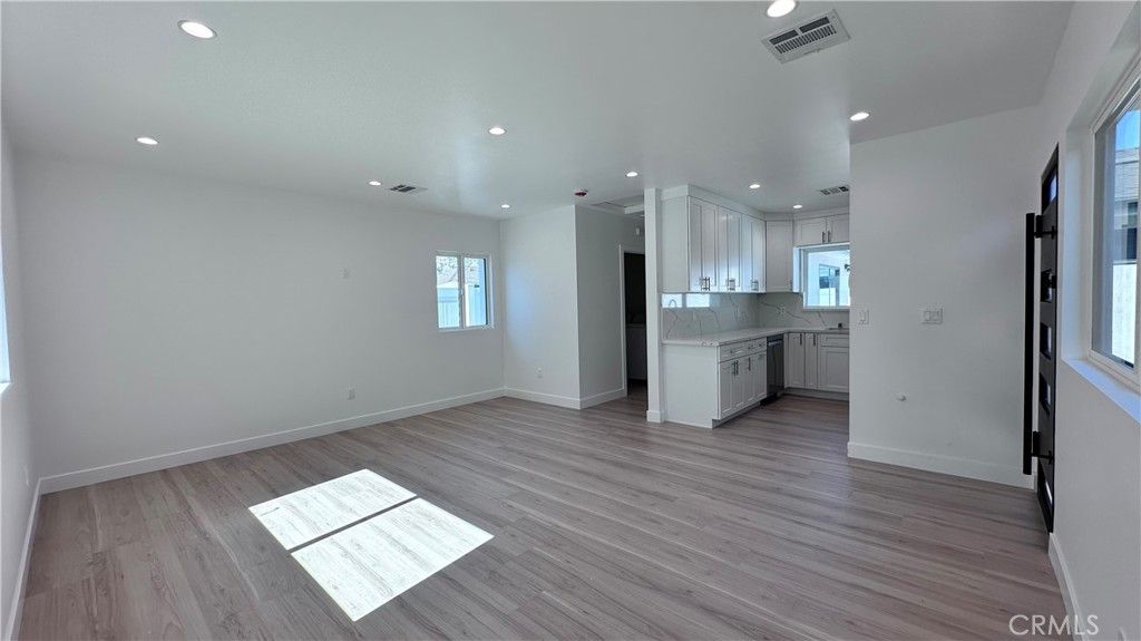 2135 N Brighton St. 102, Burbank, CA 91504