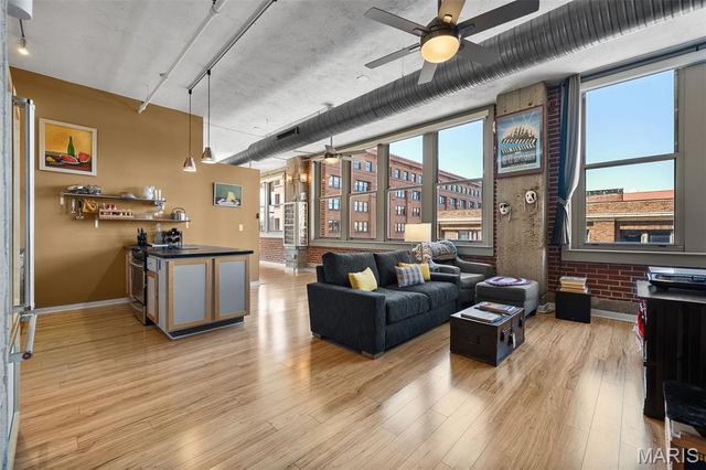 1627 Locust Street 402, St Louis, MO 63103