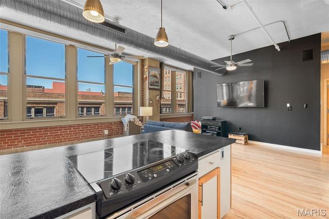 1627 Locust Street 402, St Louis, MO 63103