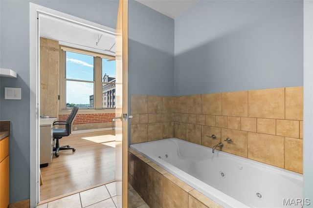 1627 Locust Street 402, St Louis, MO 63103