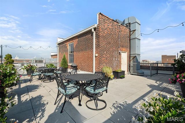 1627 Locust Street 402, St Louis, MO 63103