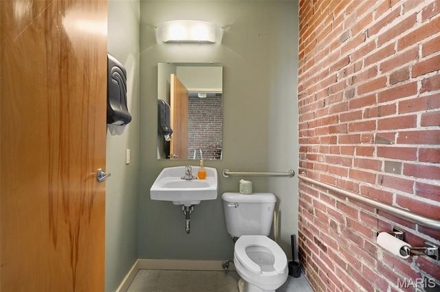 1627 Locust Street 402, St Louis, MO 63103