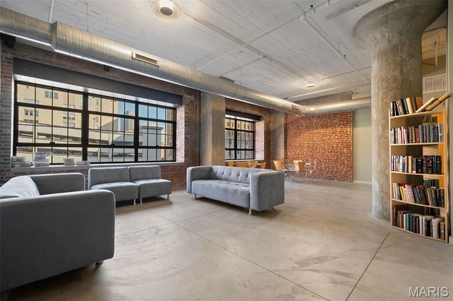 1627 Locust Street 402, St Louis, MO 63103