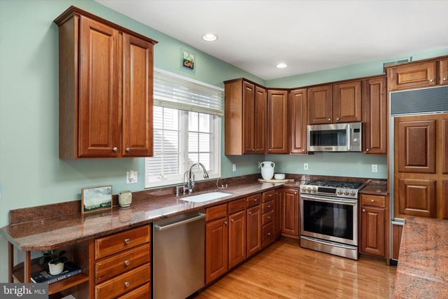 12 IRONWOOD RD, Skillman, NJ 08558