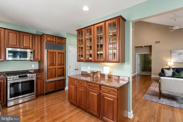12 IRONWOOD RD, Skillman, NJ 08558