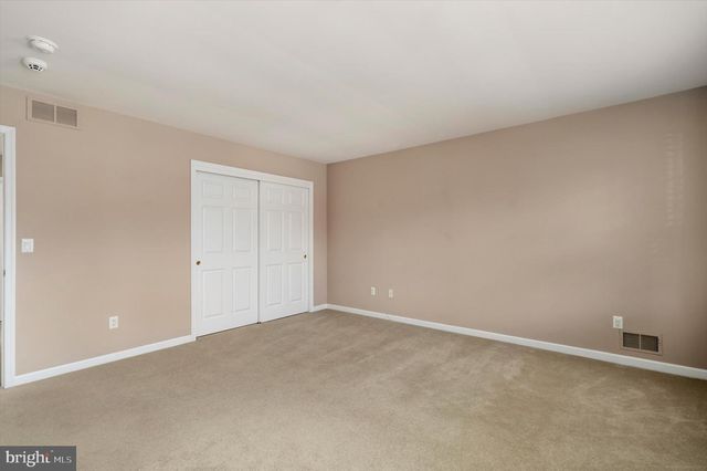 12 IRONWOOD RD, Skillman, NJ 08558